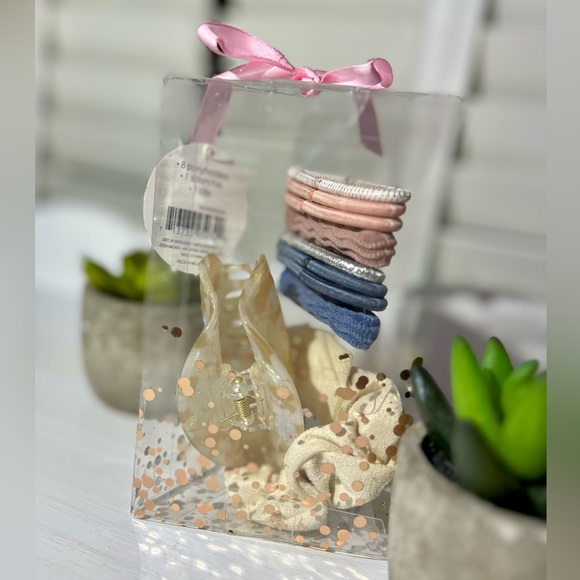 VALENTINE'S DAY GIFT SET ($200 Value) - Picture 9 of 9